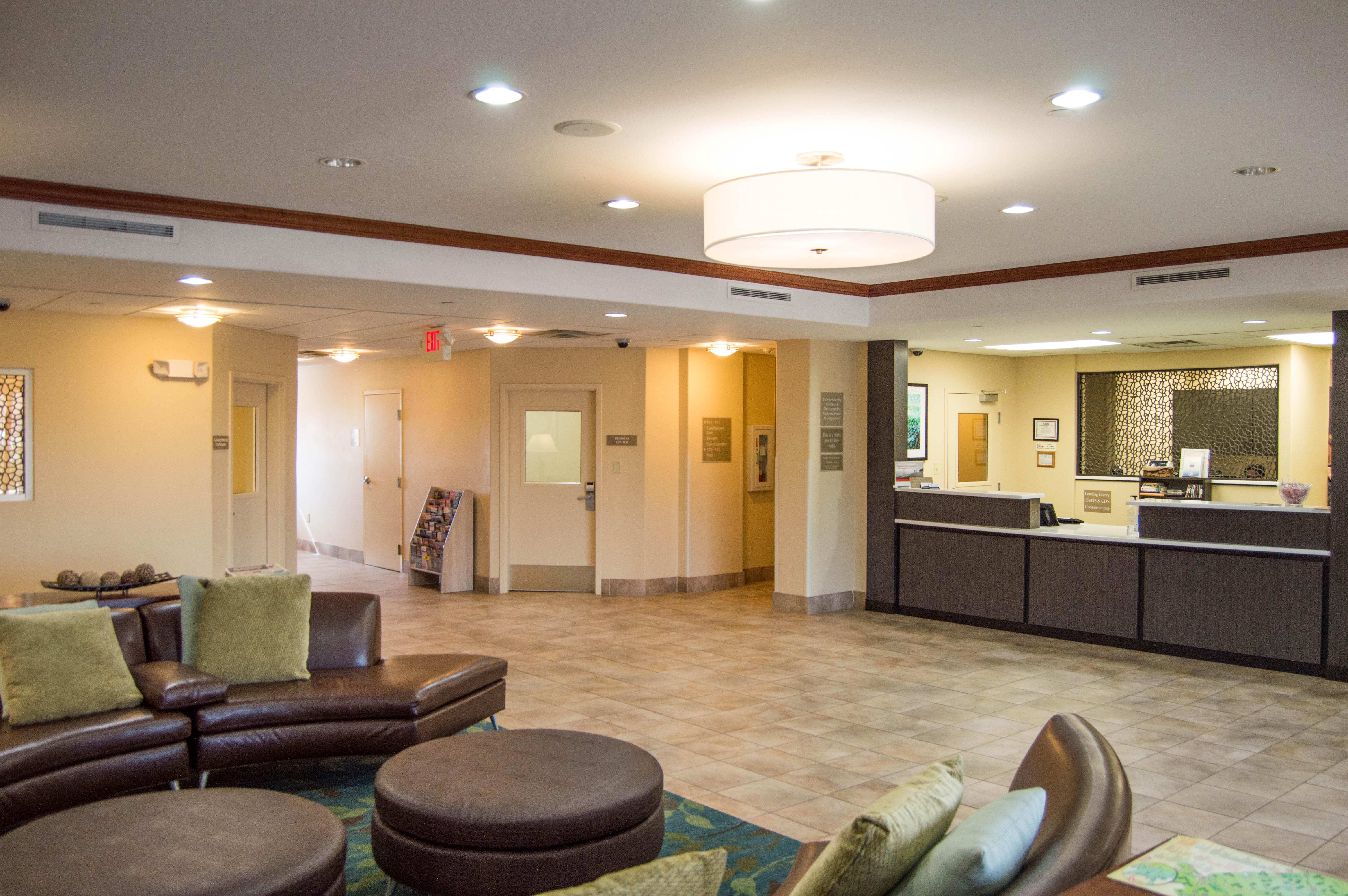 Candlewood Victoria By Ihg Exteriör bild