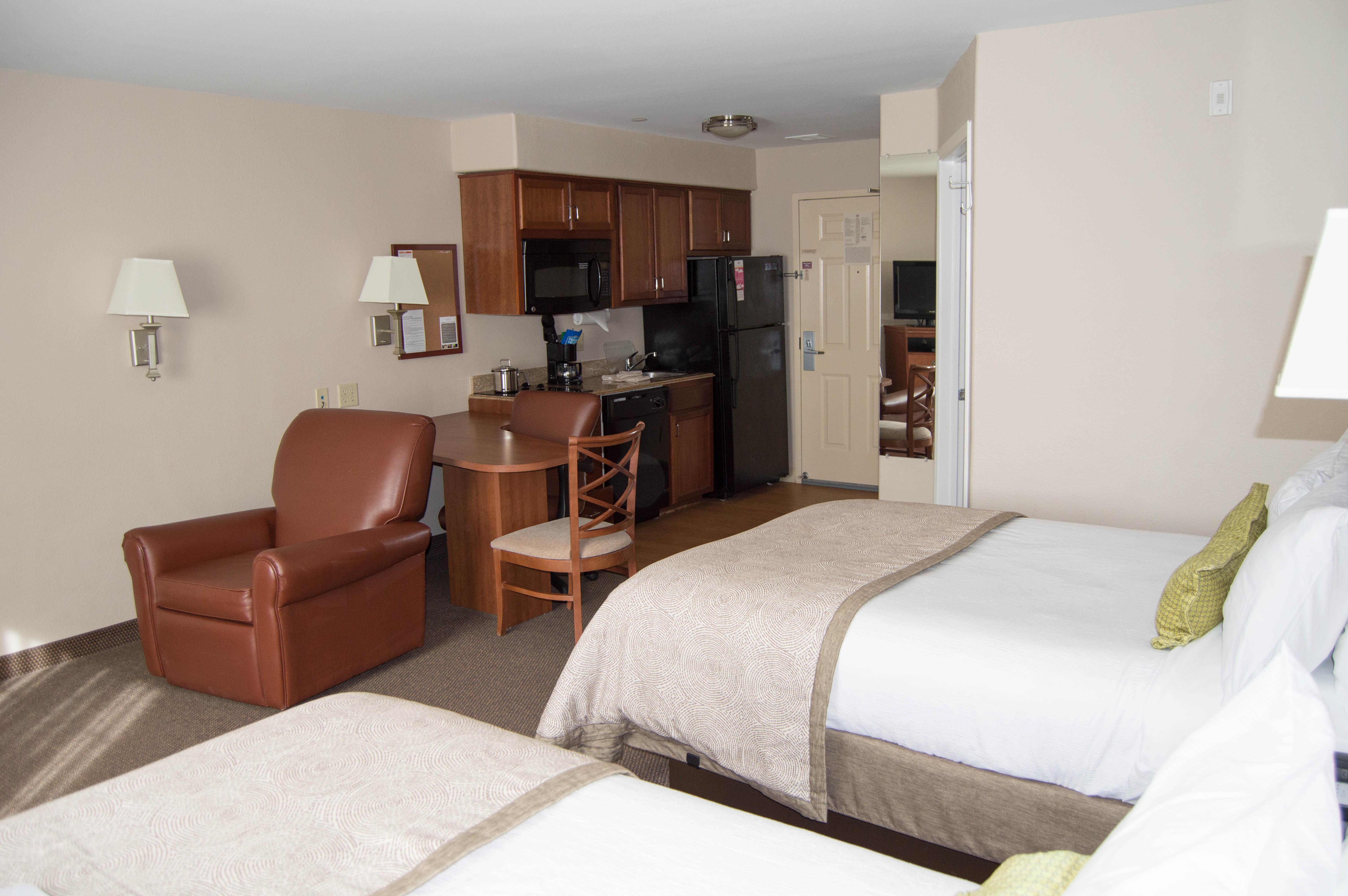 Candlewood Victoria By Ihg Exteriör bild
