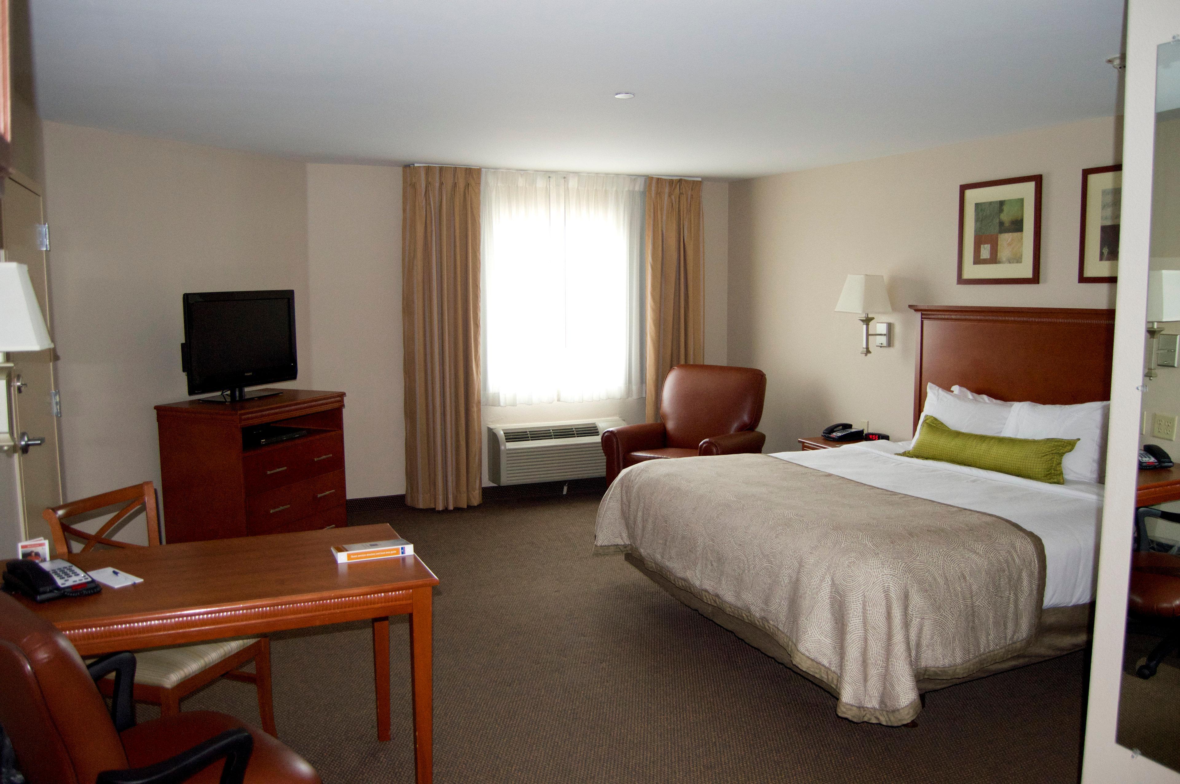 Candlewood Victoria By Ihg Exteriör bild