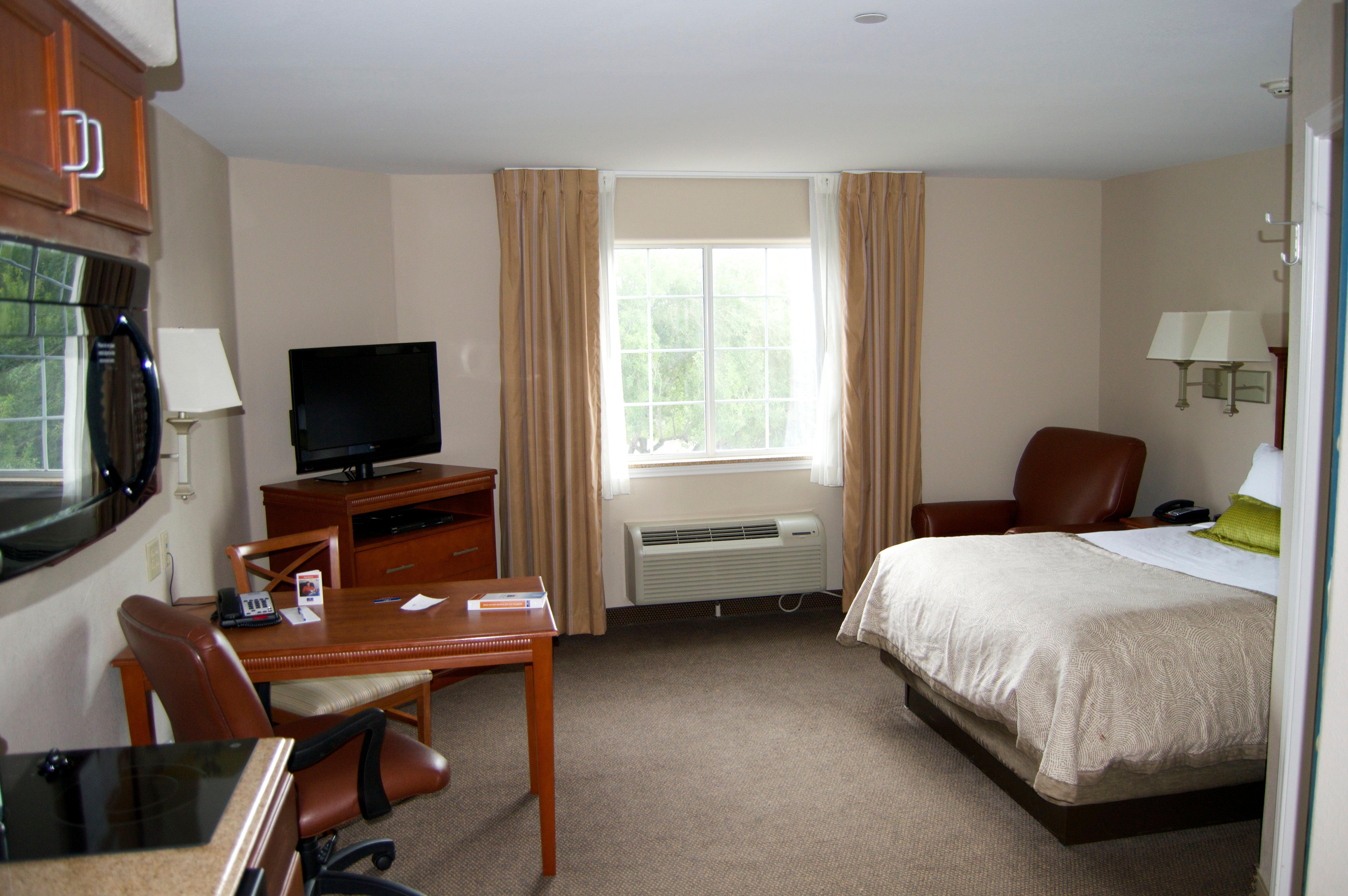 Candlewood Victoria By Ihg Exteriör bild