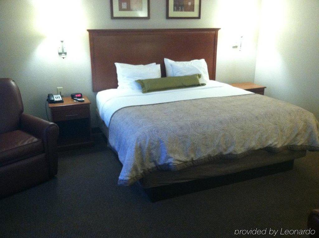 Candlewood Victoria By Ihg Exteriör bild