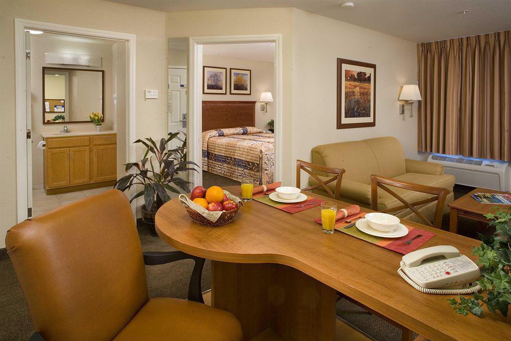 Candlewood Victoria By Ihg Rum bild